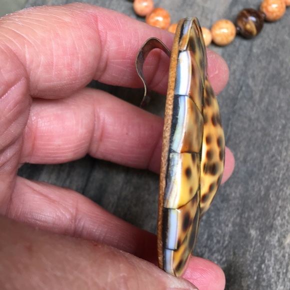 Karla Jordan inlaid shell necklace and earrings - Picture 4 of 11